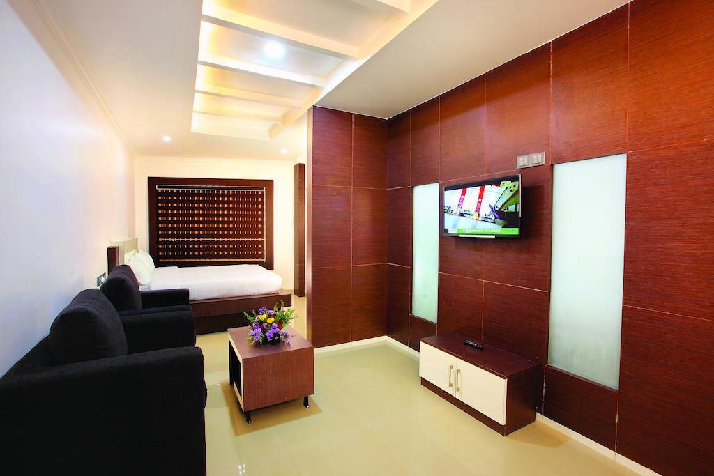 Holiday Hill Hotel & Suites Салтэн-Батери Экстерьер фото