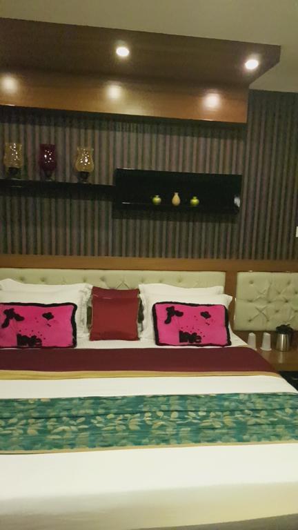 Holiday Hill Hotel & Suites Салтэн-Батери Экстерьер фото